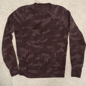 Lululemon black camo crewneck with front pockets